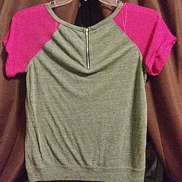 Top - Picture 2 of 3